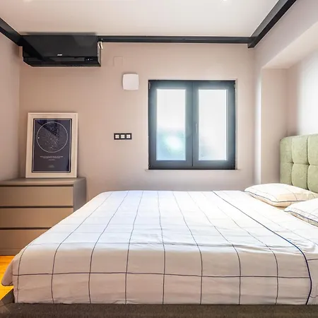 Apartman We Collect Umbrellas Split