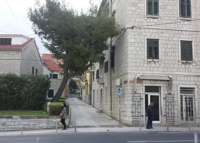 We Collect Umbrellas Apartamento Split